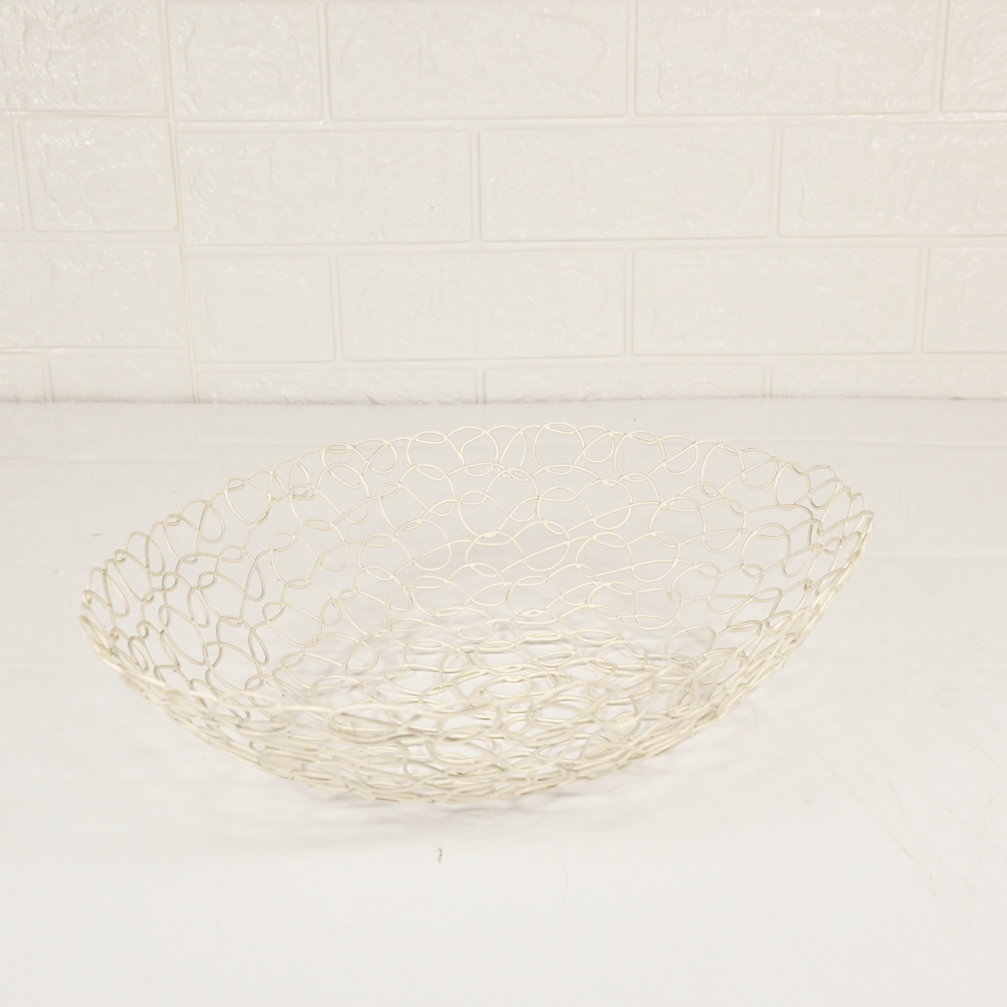 IRON OVAL WHITE TRAY - Oriental Flowers