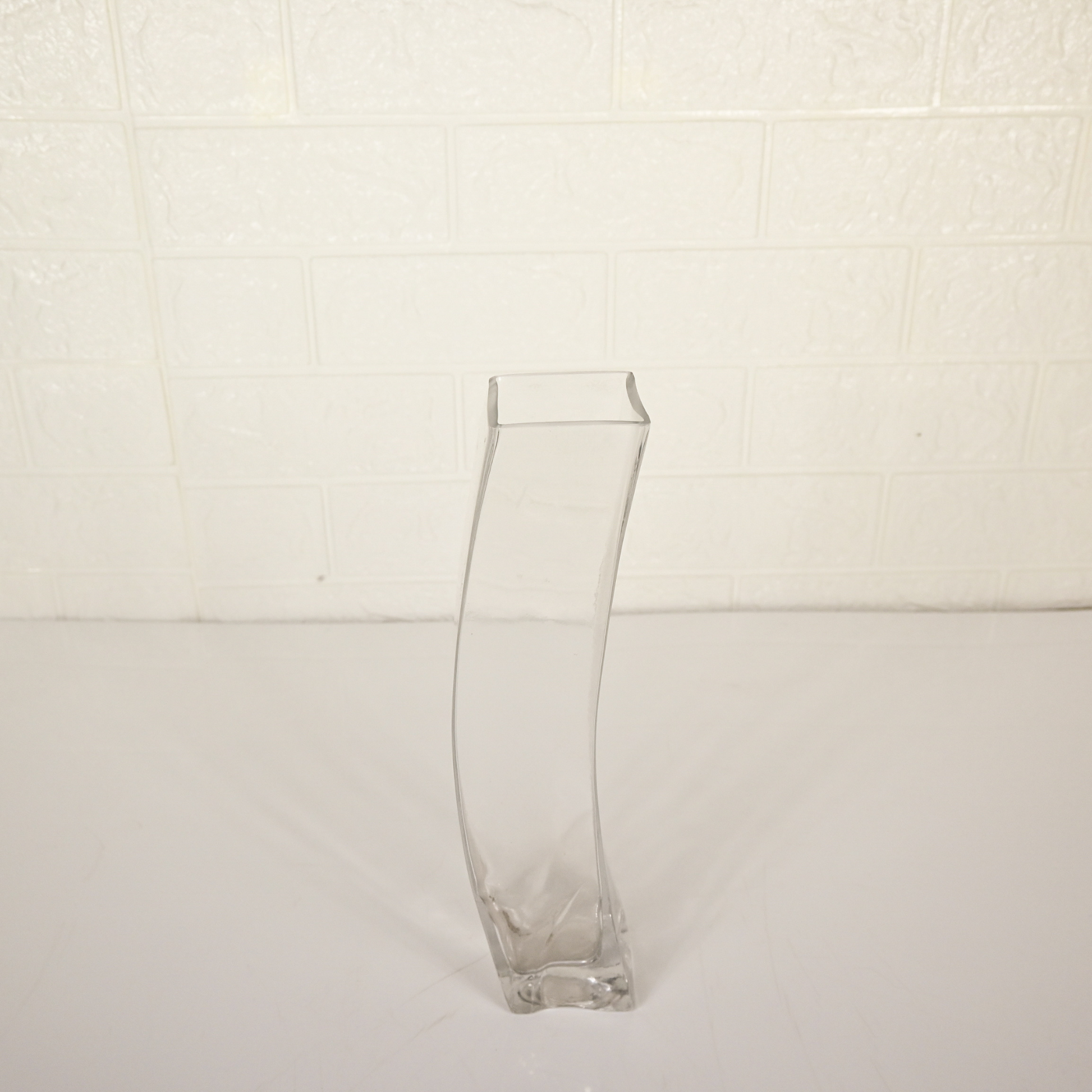 GLASS SQUARE DESIGN VASE - Oriental Flowers