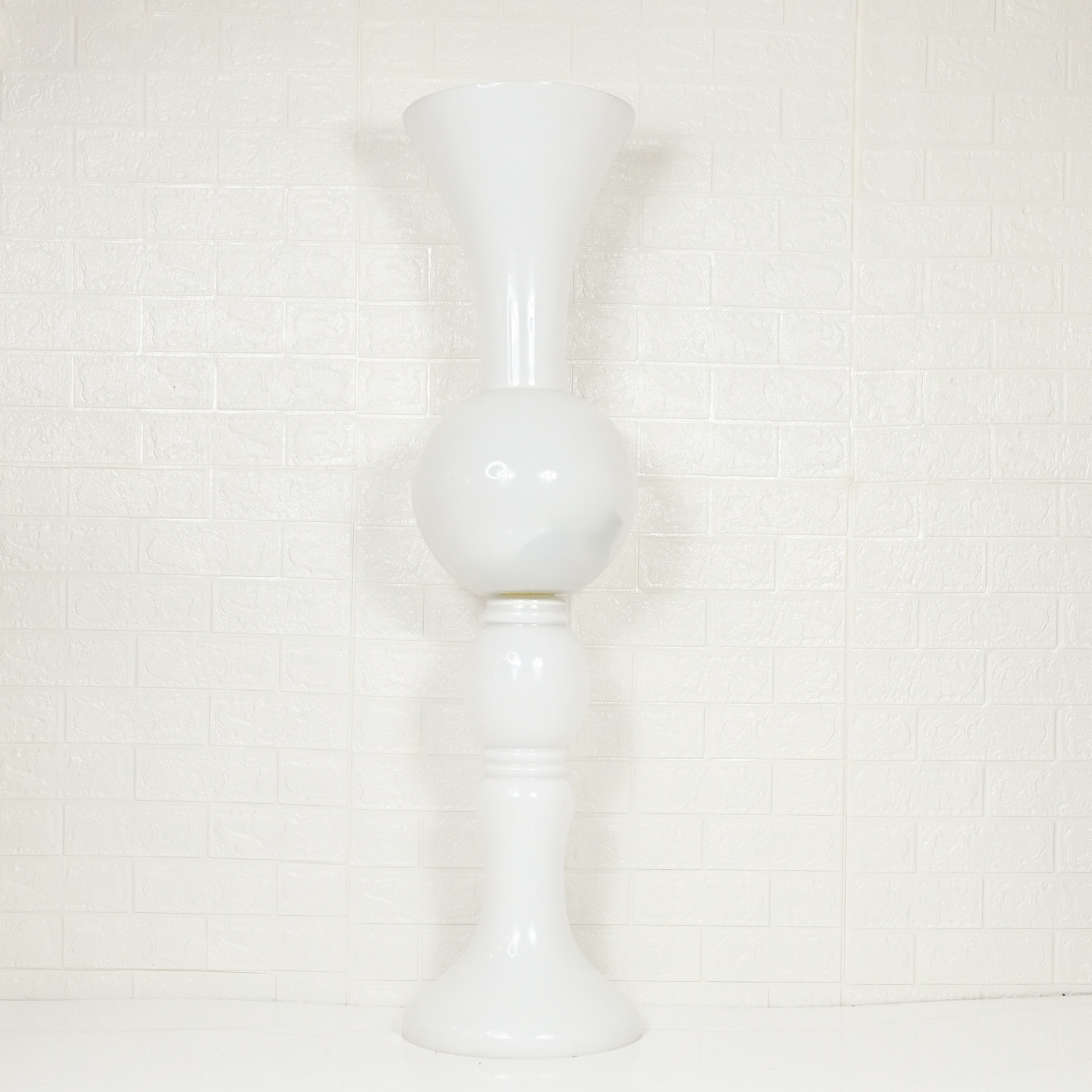 WHITE LONG GLASS VASE - Oriental Flowers