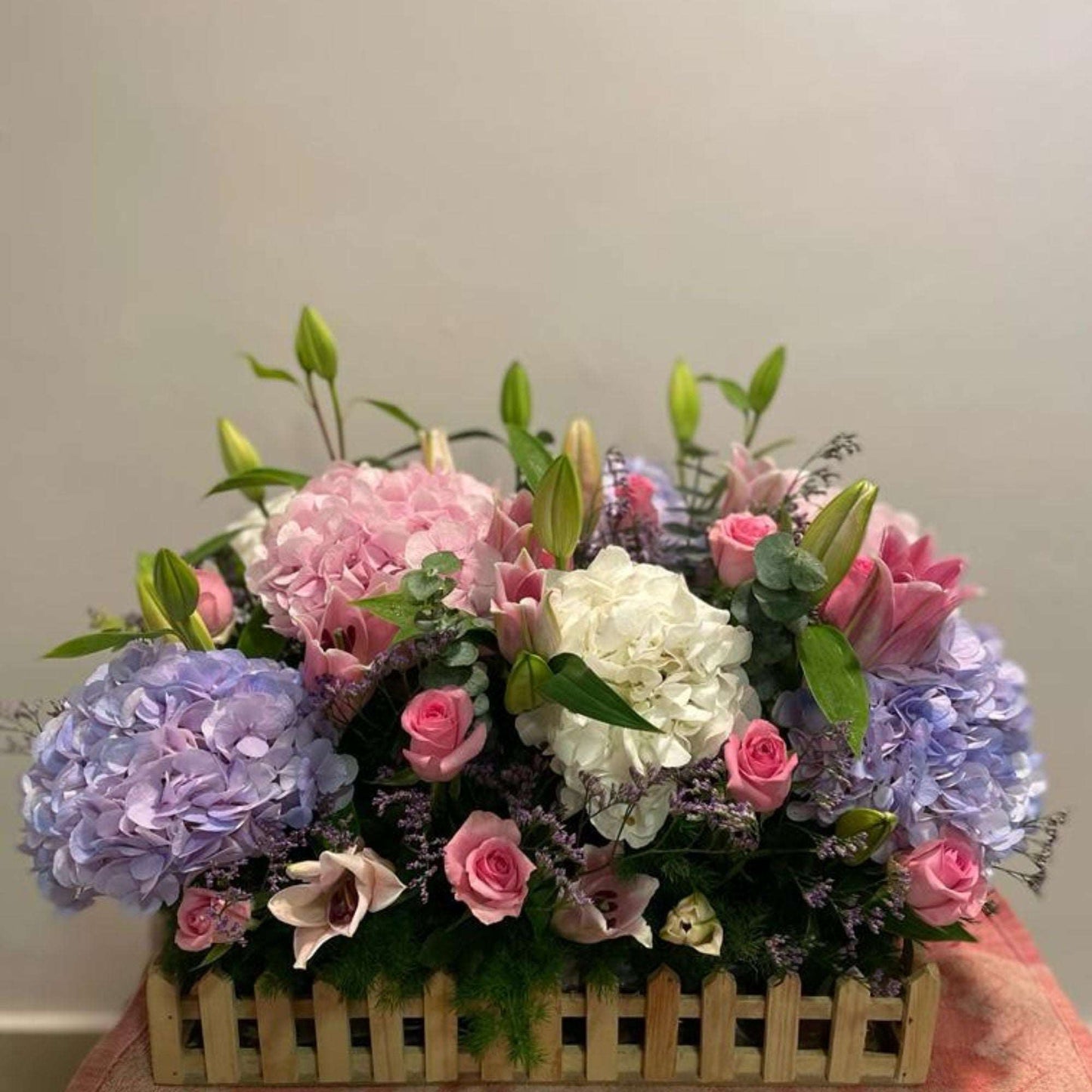 Serene Garden Fresh Flower Bouquet Delivery In Kolkata