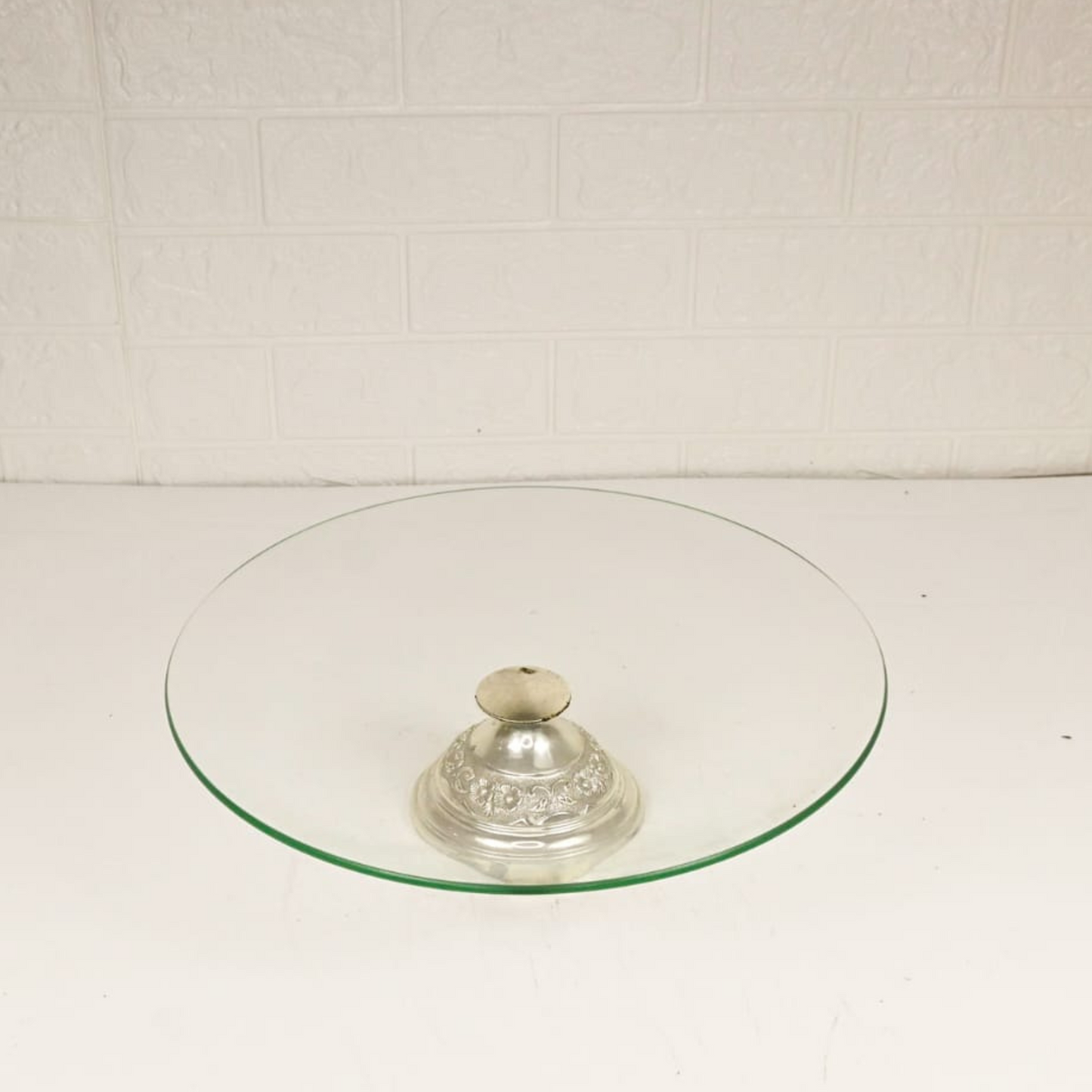 METAL BASE PLATE VASE - Oriental Flowers