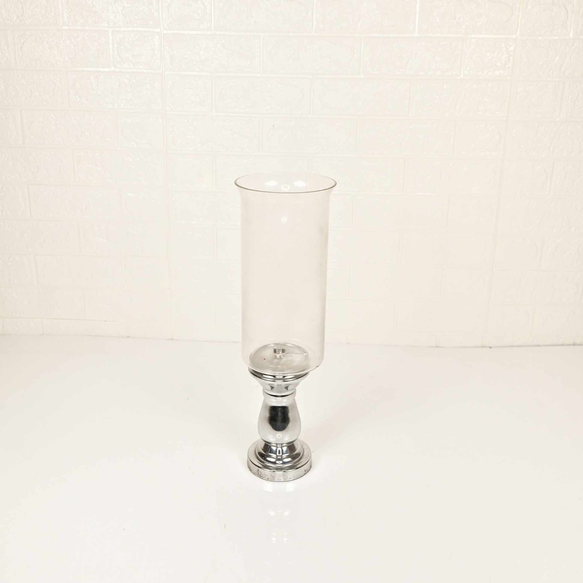 METAL BASE GLASS STAND - Oriental Flowers