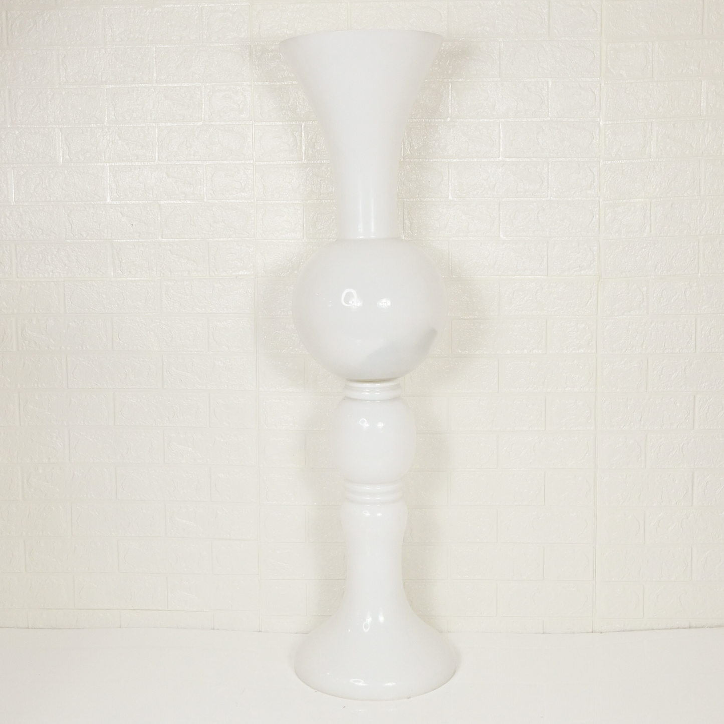 WHITE LONG GLASS VASE - Oriental Flowers