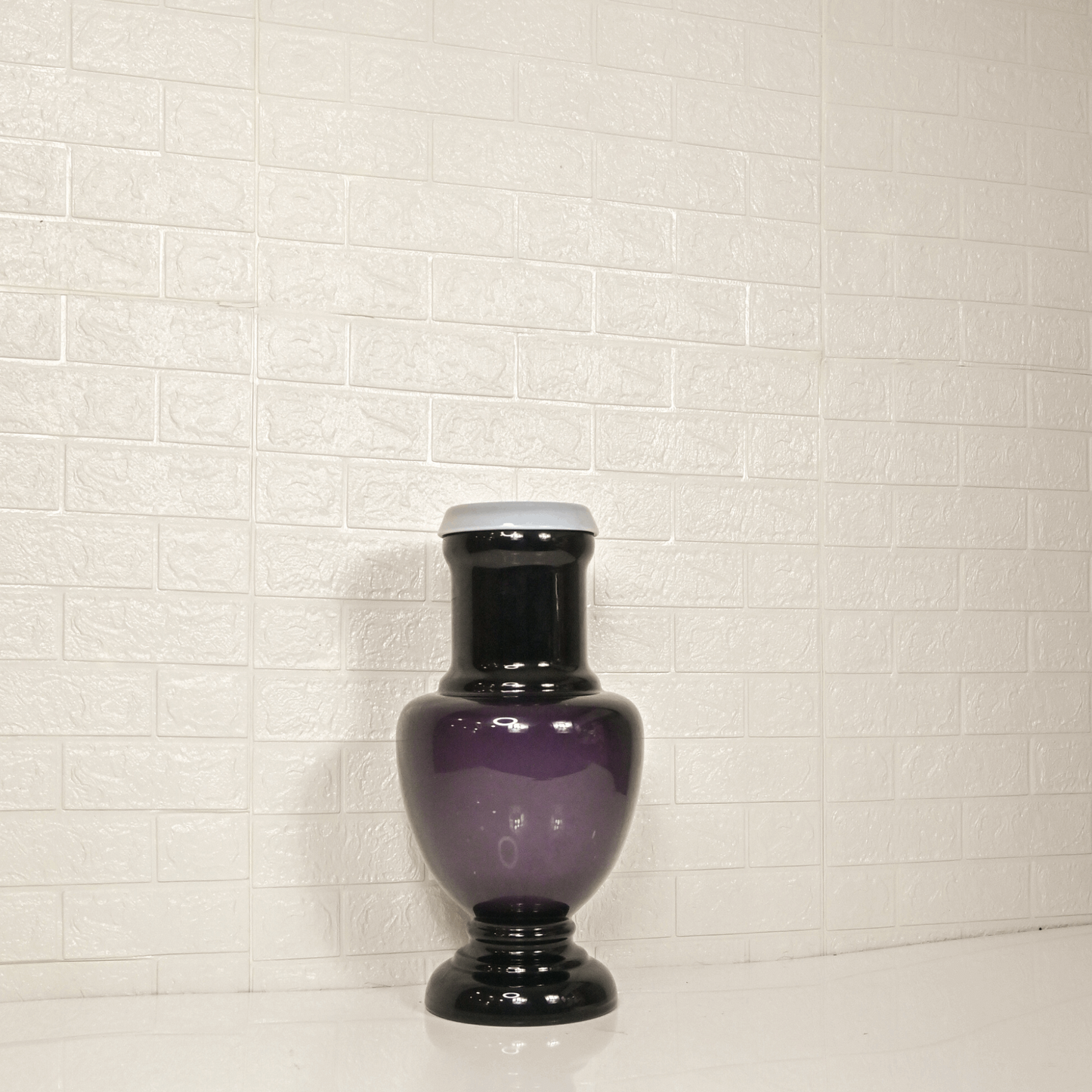 BLACK GLASS FLOWERS VASE - Oriental Flowers