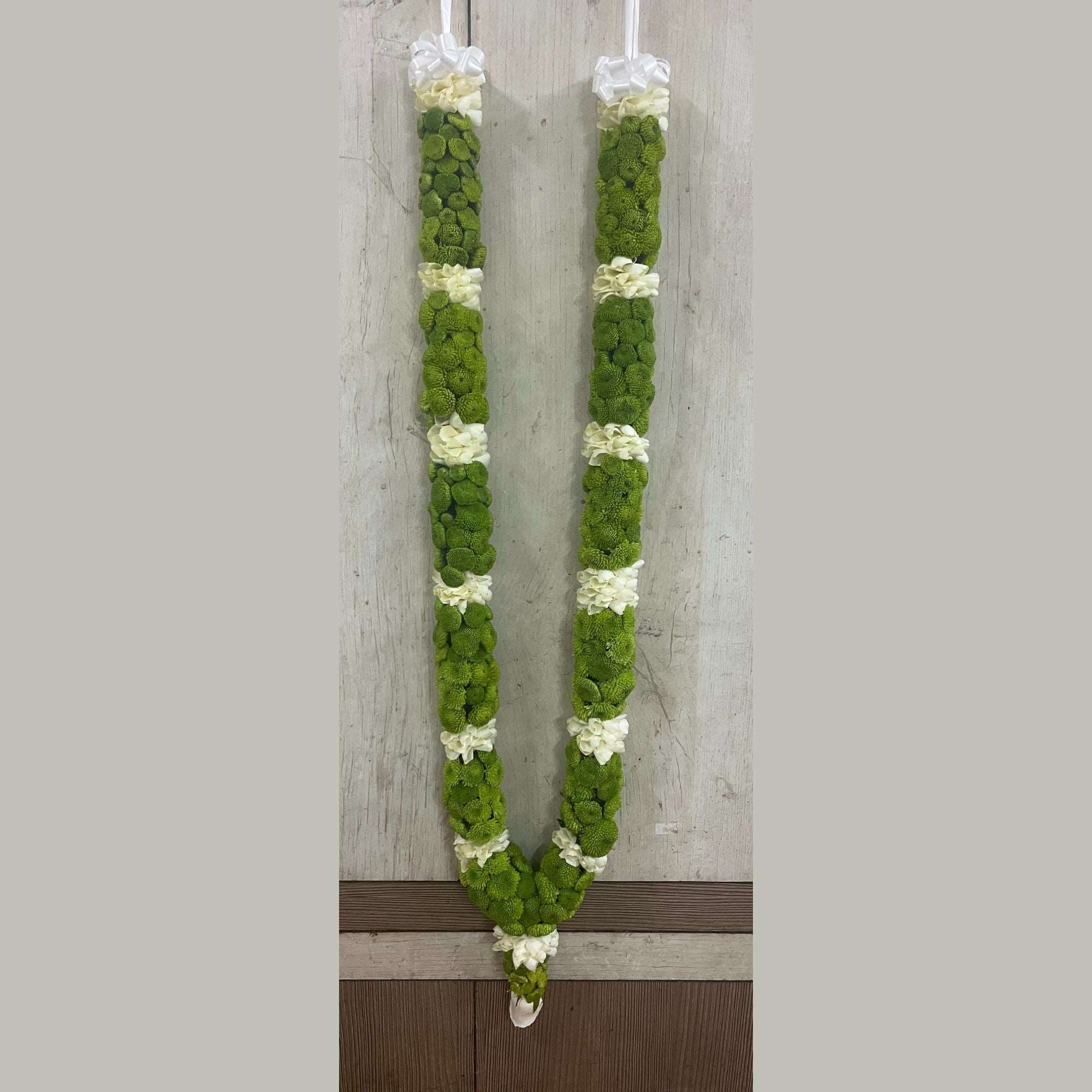 GREEN BUTTON WITH WHITE ROSE PETALS GARLAND - Oriental Flowers