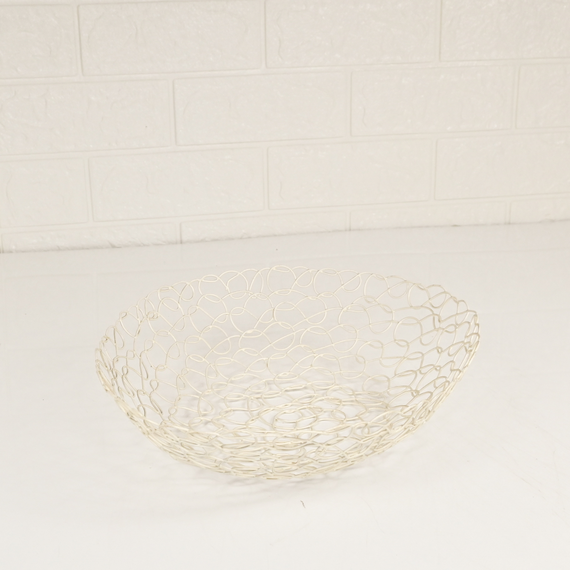 IRON OVAL WHITE TRAY - Oriental Flowers