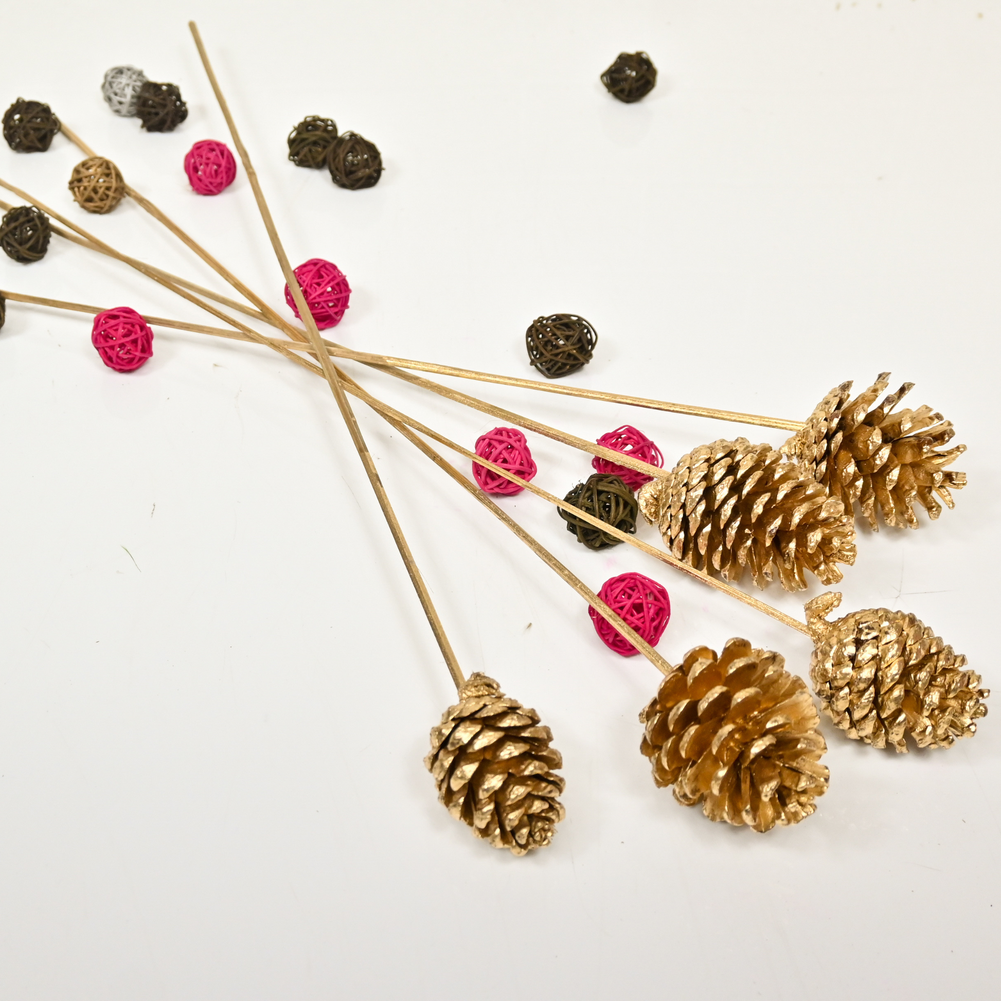 ORIENTAL FLOWERS PINE CONE STICK (PACK OF 10) - Oriental Flowers