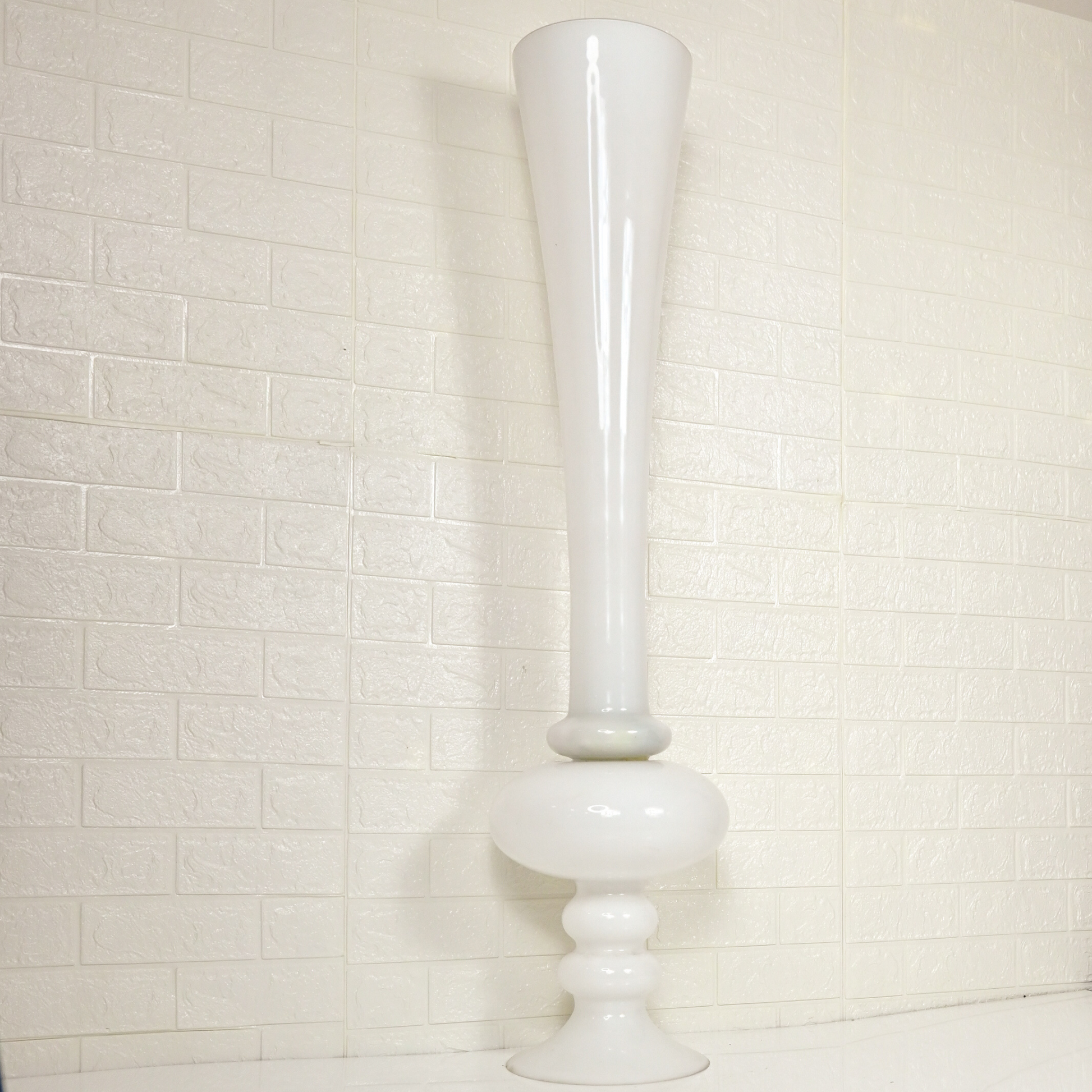 WHITE LONG GLASS VASE - Oriental Flowers