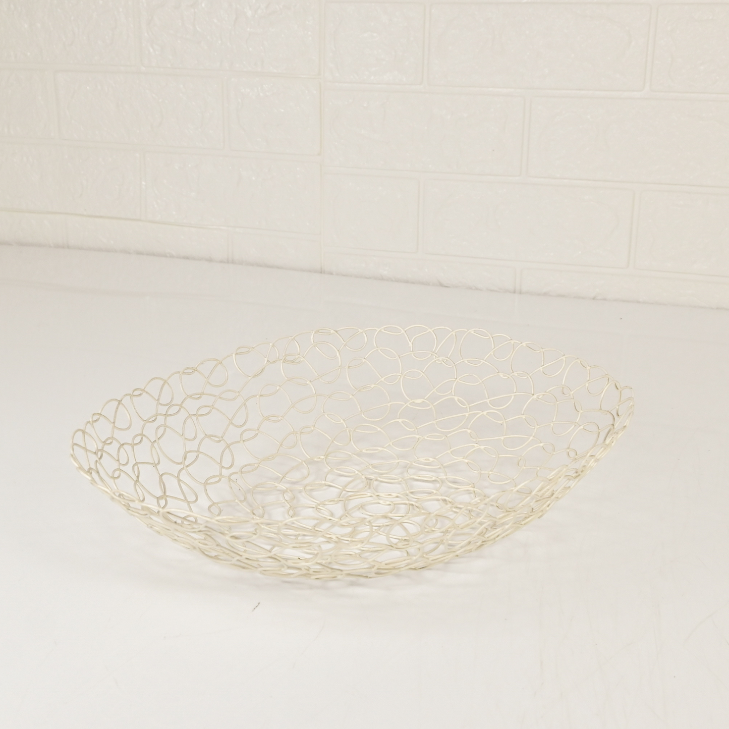 IRON OVAL WHITE TRAY - Oriental Flowers