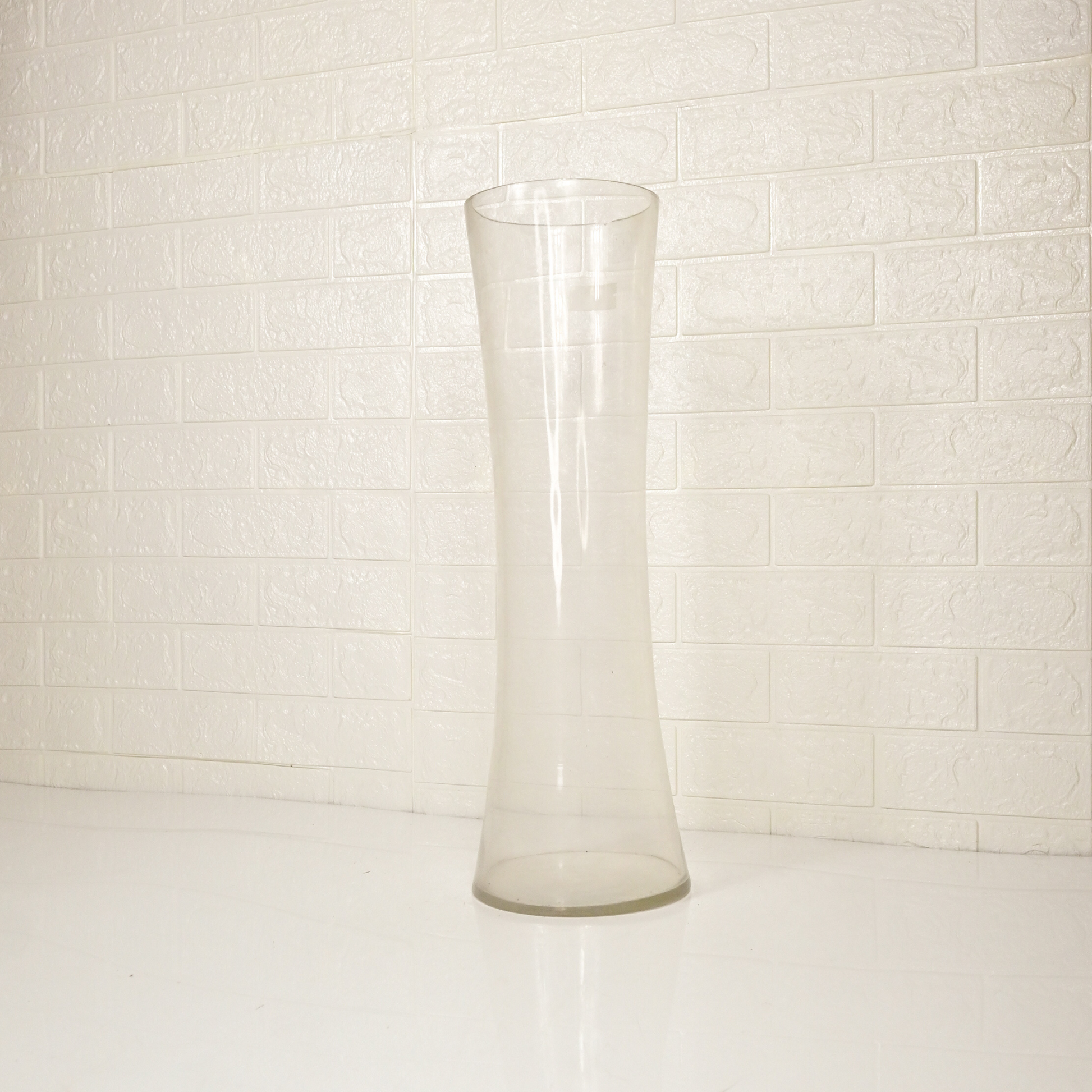 GLASS FLOWER VASE - Oriental Flowers