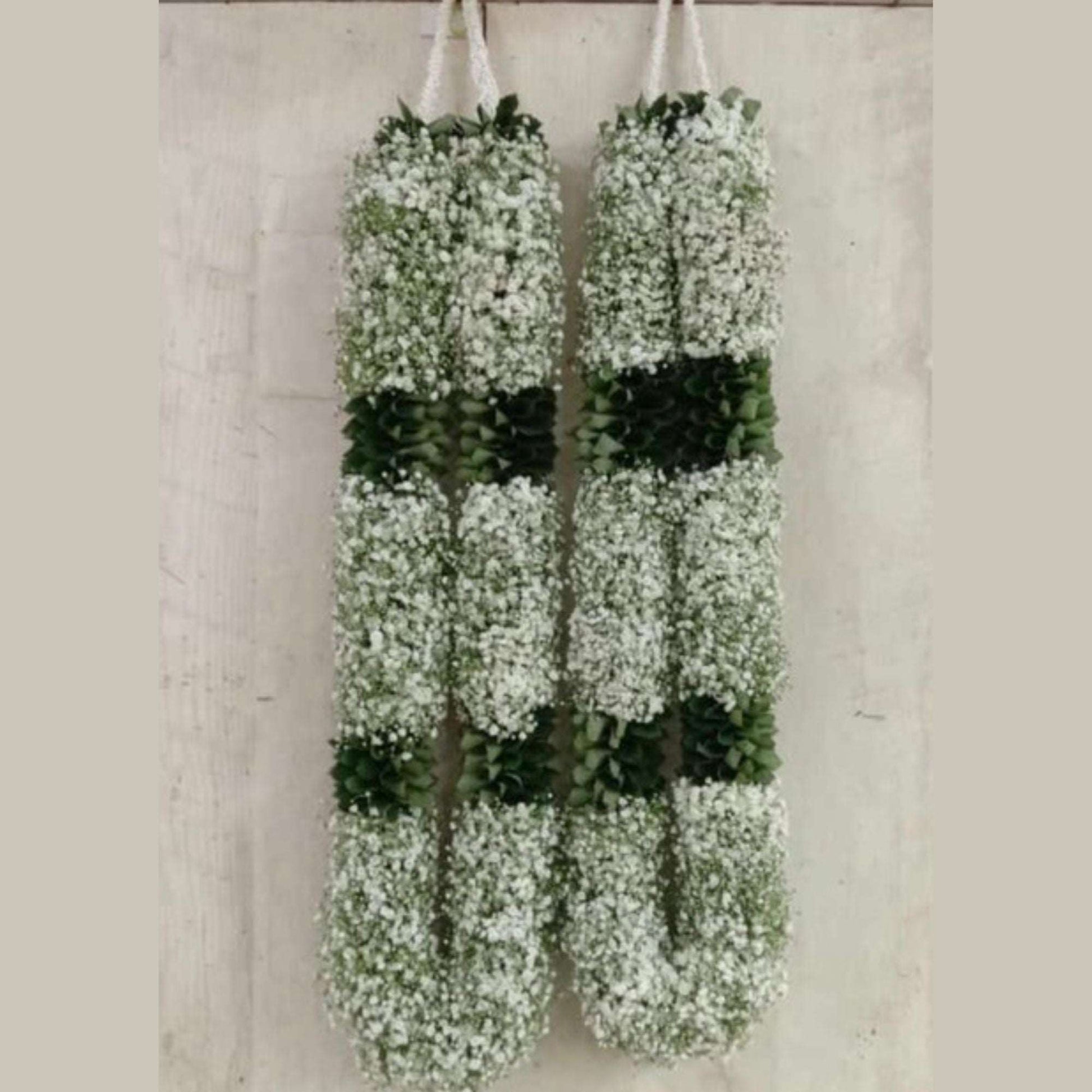 GYPSOPHILA WITH GREEN LEAVES GARLAND - Oriental Flowers