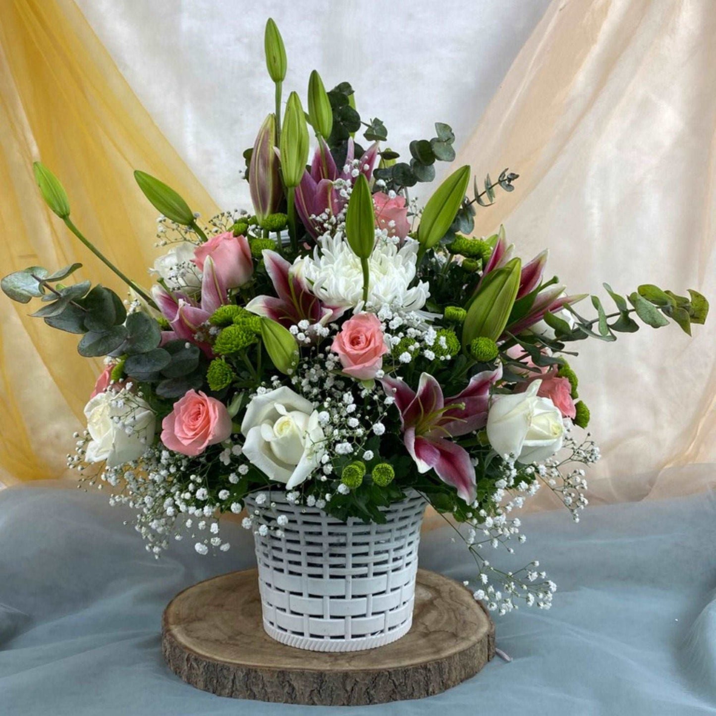 Exquisite Ensembles Fresh Flower Bouquet Delivery In Kolkata